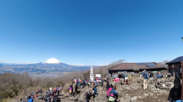 金時山山頂と富士山